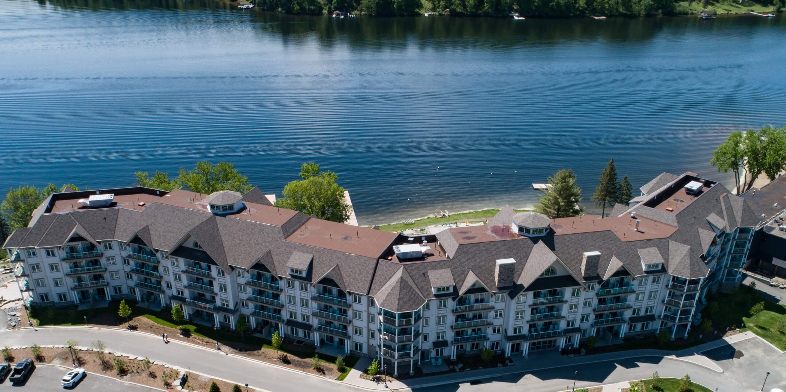 Deerhurst resort suites for sale at 25 Pen Lake Rd,